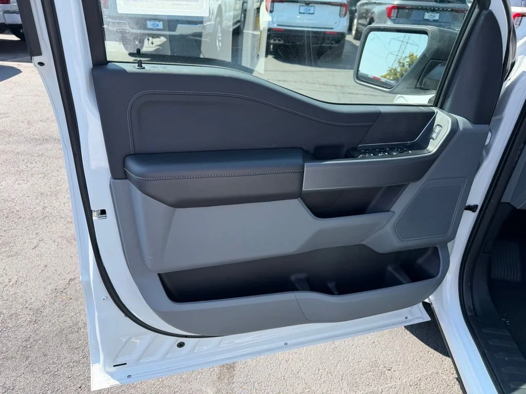 New 2026 Oxford White Ford XLT image 10