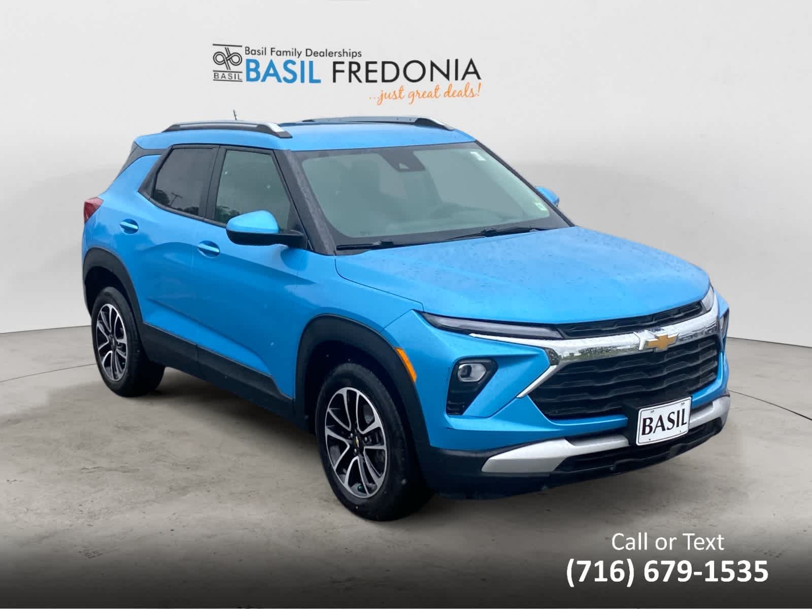 Used 2025 Marina Blue Metallic Chevrolet LT image 11