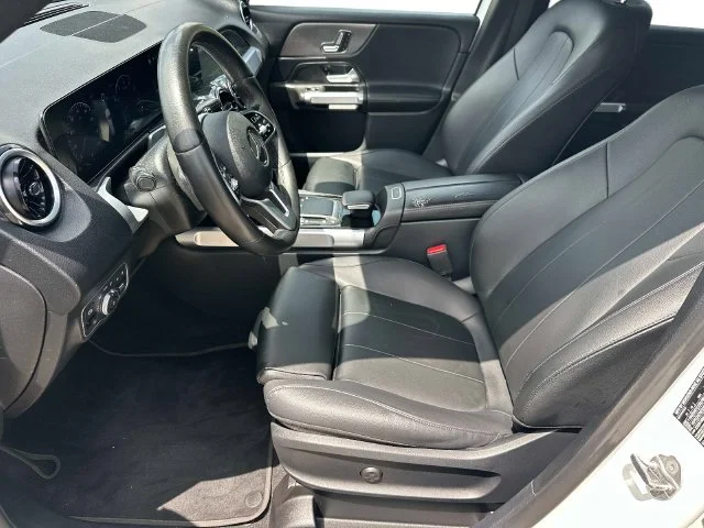 Used 2022 White Mercedes-Benz GLB 250 image 21