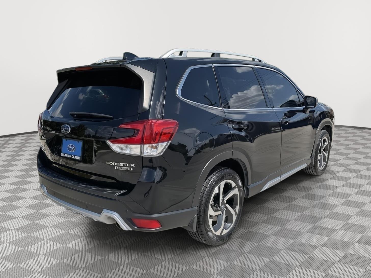 Used 2022 Crystal Black Silica Subaru Touring image 8