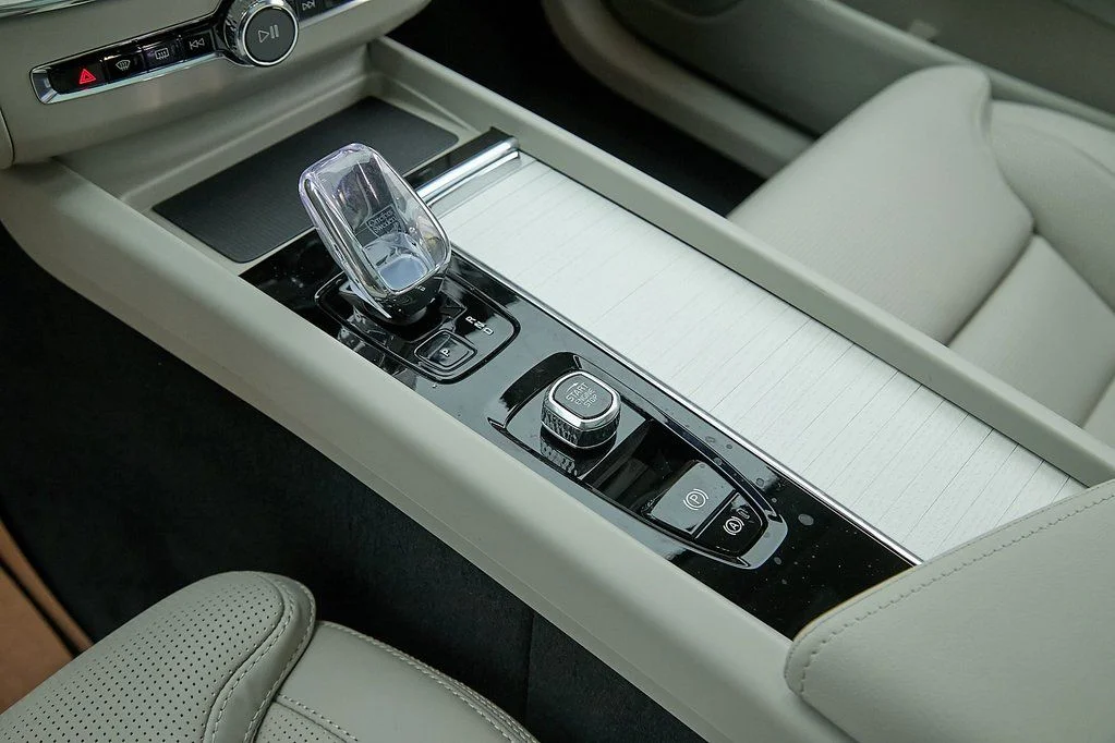 New 2026 Crystal White Volvo Ultra image 16