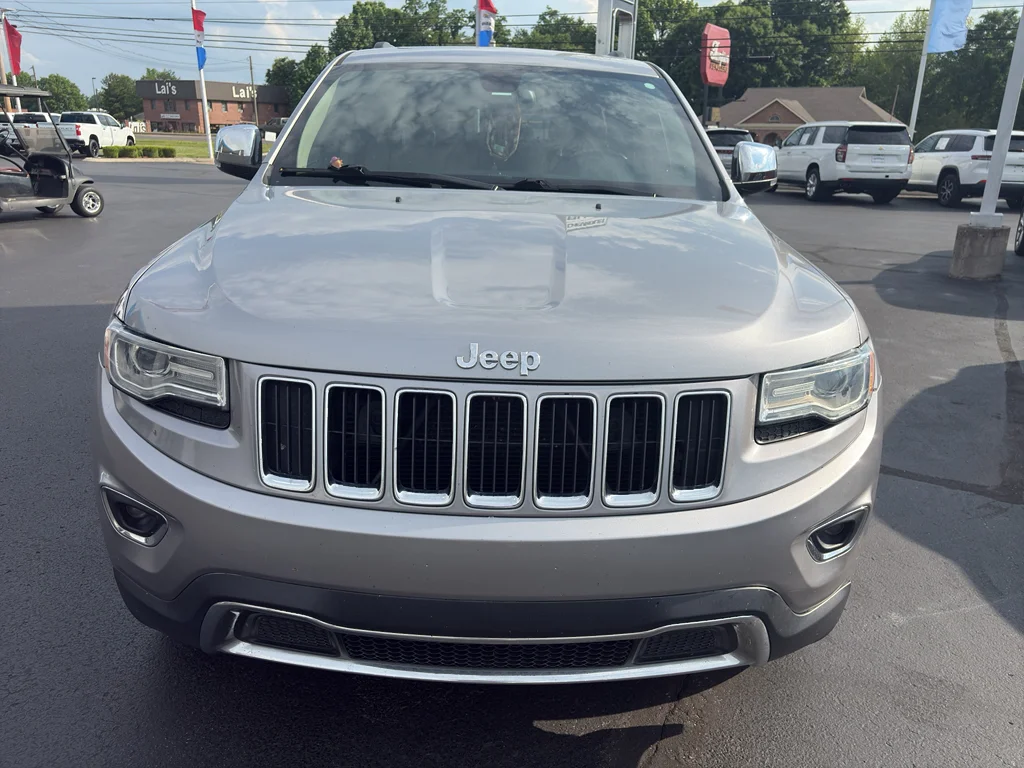 Used 2015 Silver Jeep Limited image 7