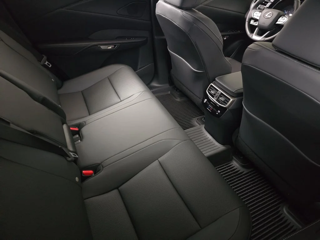 New 2026 Matador Red Mica Lexus PREMIUM image 11