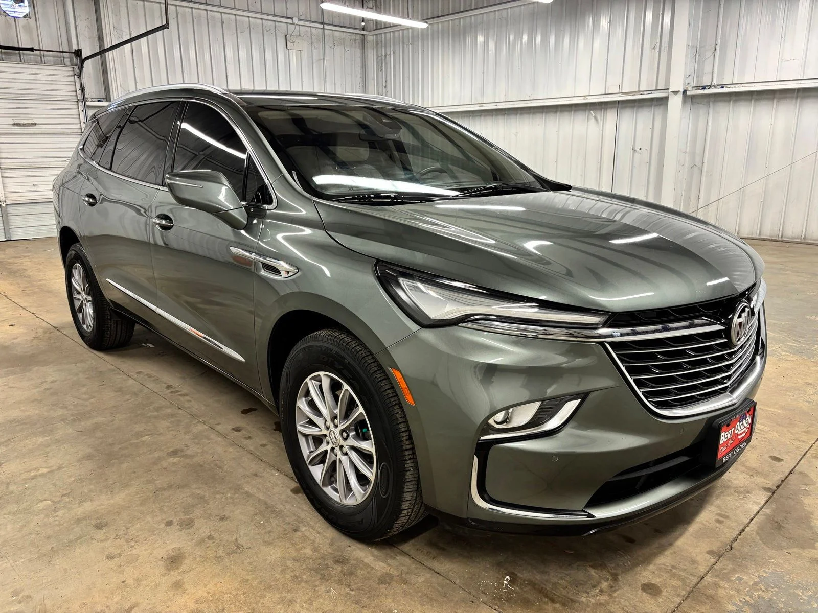 2023 Buick Enclave Essence's photo