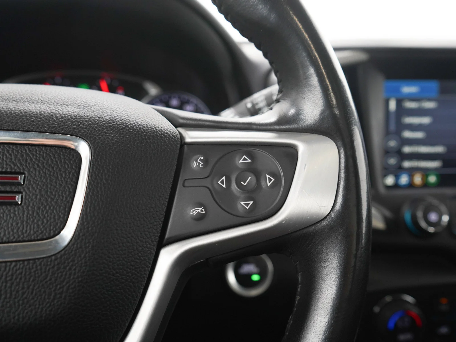 Used 2019 RED QUARTZ TINTCOAT GMC SLT image 25