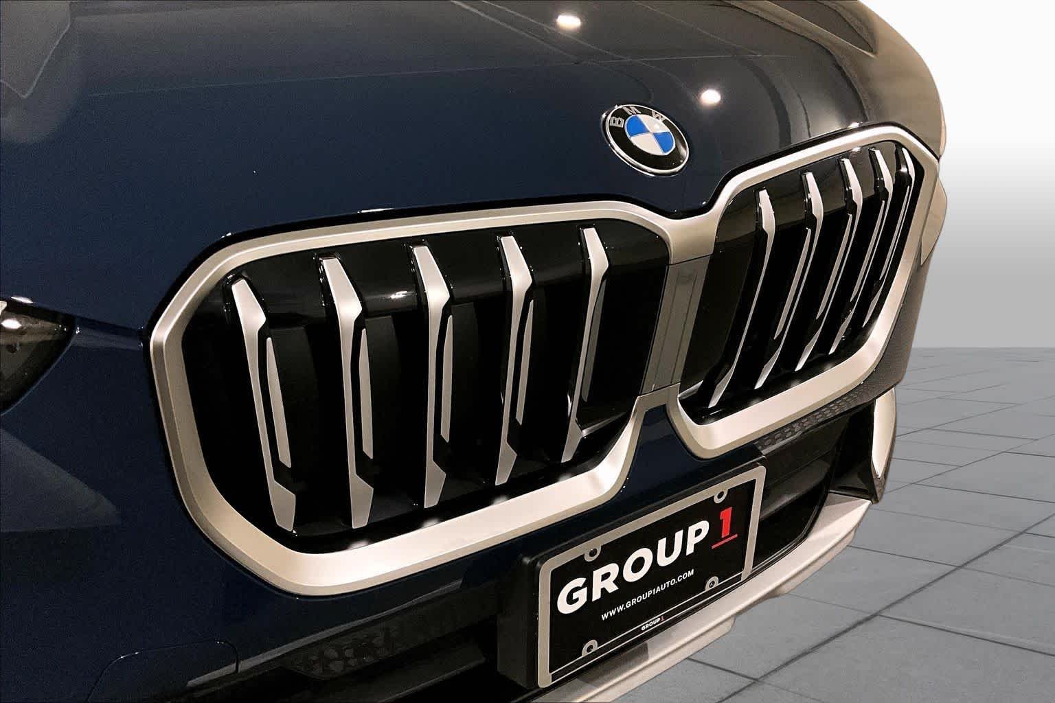 Used 2026 Night Dusk Blue Metallic BMW xDrive28i image 31