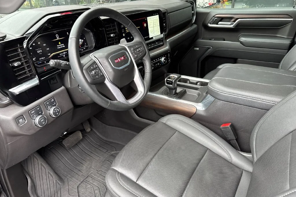 2024 GMC Sierra 1500 SLT - Photo 10