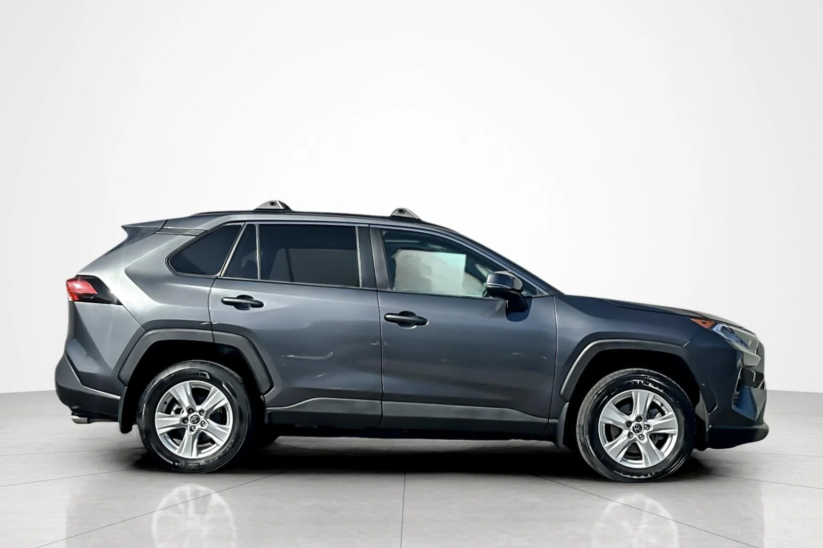 Used 2021 MAGNETIC GRAY Toyota XLE image 6