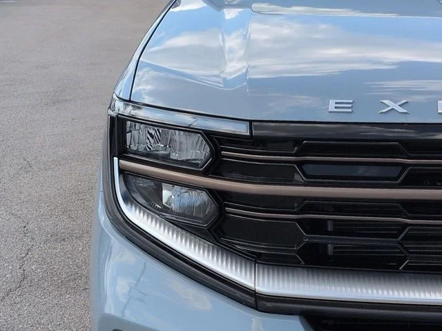 New 2026 Glacier Gray Metallic Tri-Coat Ford MAX King Ranch® image 10