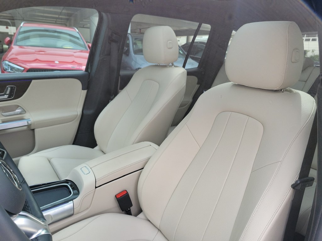 Certified Used 2026 Black Mercedes-Benz GLB 250 image 21