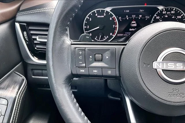 Used 2023 Gray Nissan SL image 10