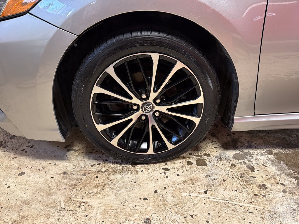 Used 2019 Silver Toyota SE image 10