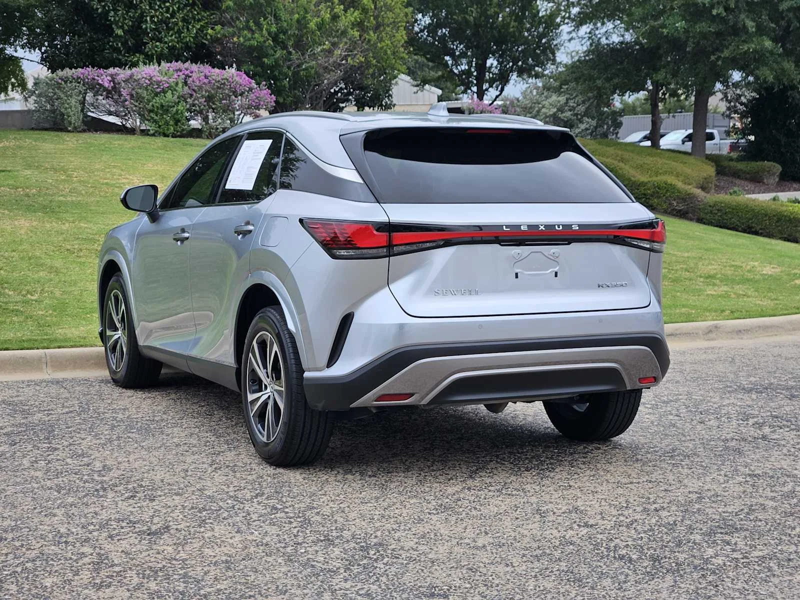Used 2025 Iridium Lexus Premium image 3