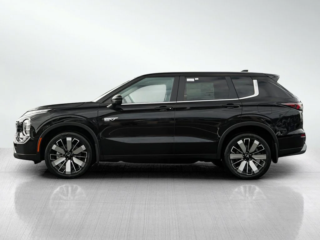 New 2026 Labrador Black Pearl Mitsubishi SE S-AWC image 4