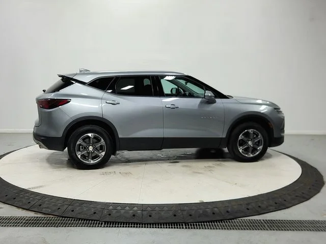 Used 2025 Gray Chevrolet LT image 9