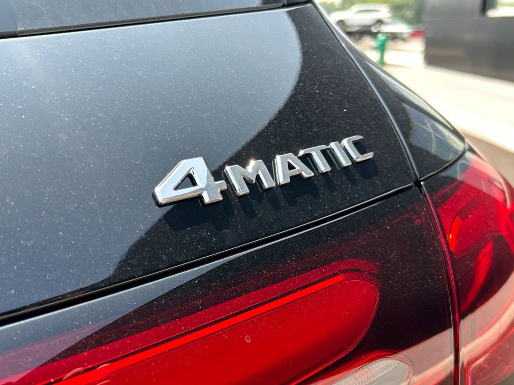 New 2026 Black Mercedes-Benz GLC 300 image 28