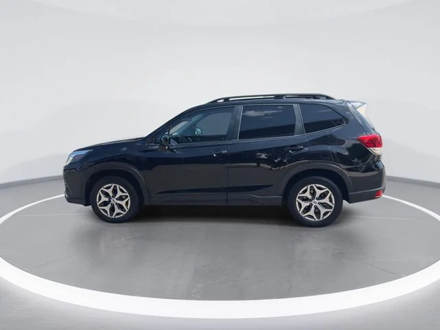 Used 2023 Black Subaru Premium image 5