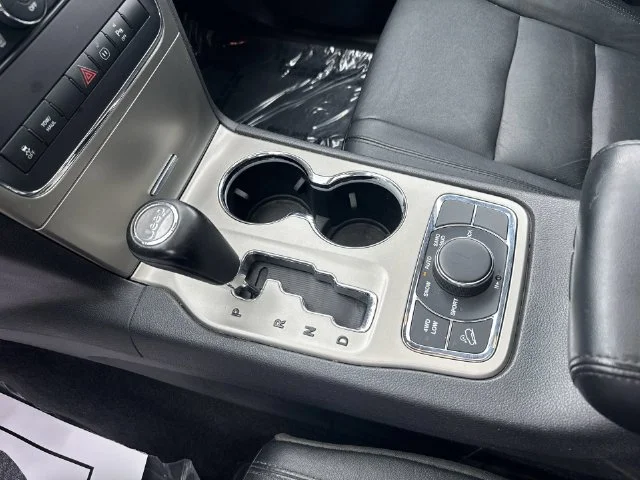 Used 2012 Black Jeep Laredo image 25