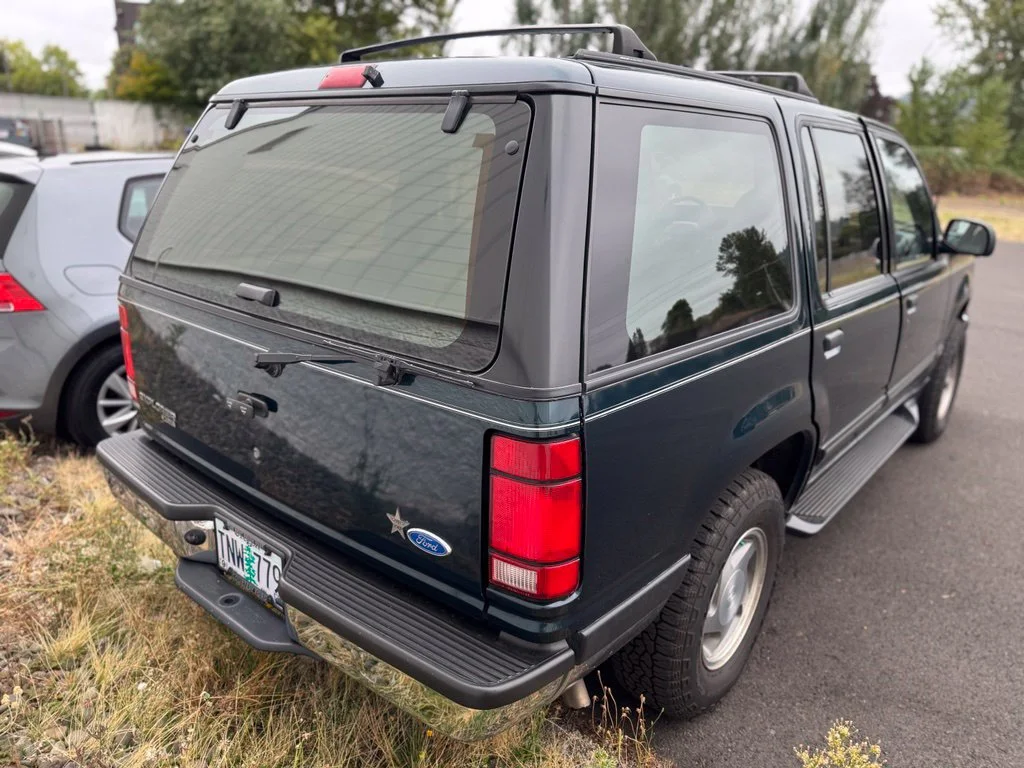 Used 1994 GREEN Ford XLT image 2