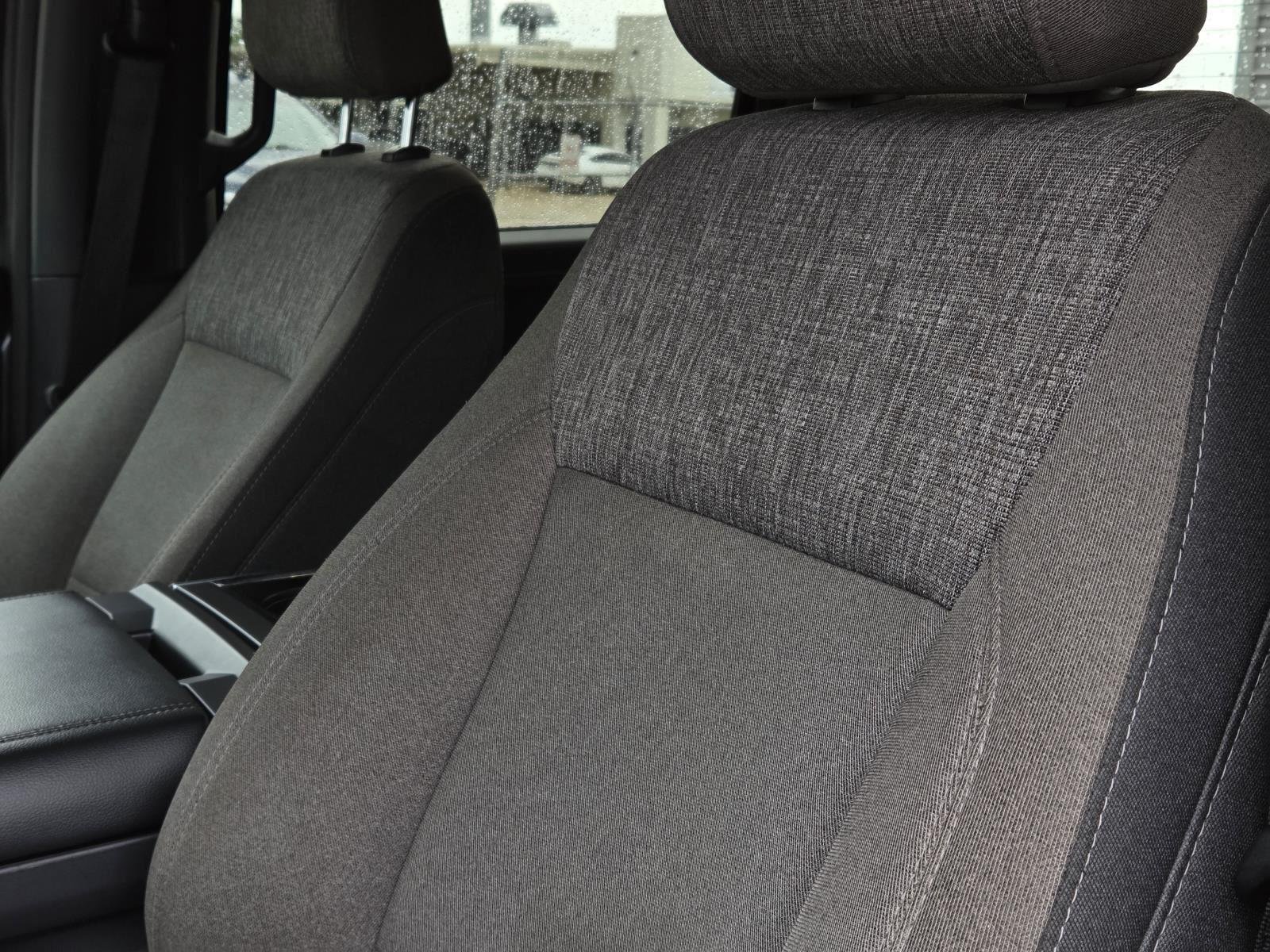 Used 2024 Oxford White Ford XLT image 31