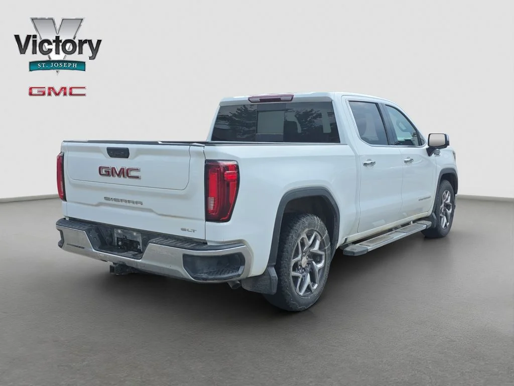Used 2022 White GMC SLT image 16