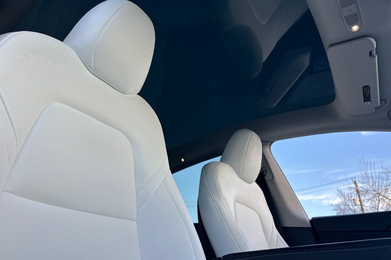 2025 Tesla Model Y Long Range - Photo 14