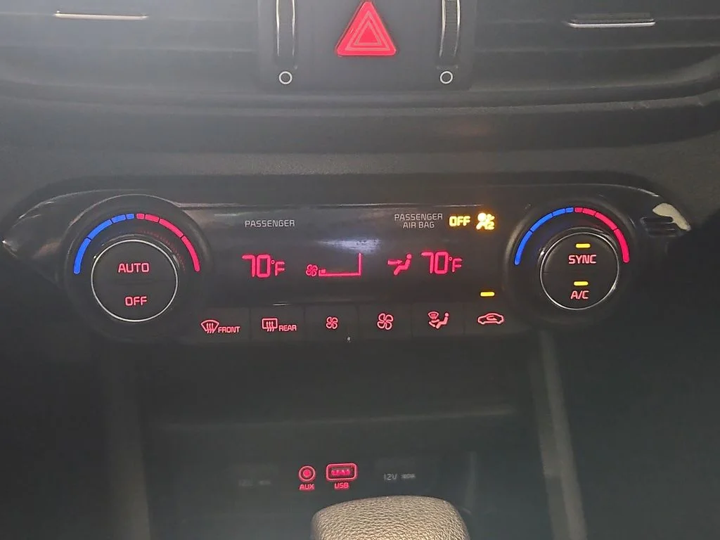 Used 2019 Black Kia LXS image 33