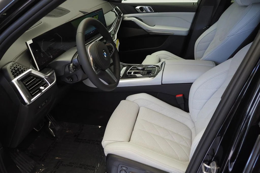 New 2026 Black Sapphire Metallic BMW sDrive40i image 8