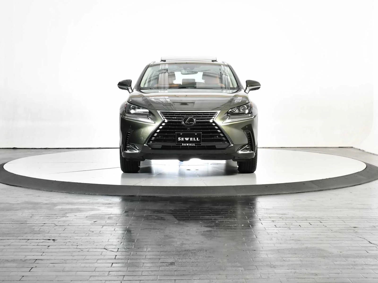 Used 2021 Nori Green Pearl Lexus  image 10