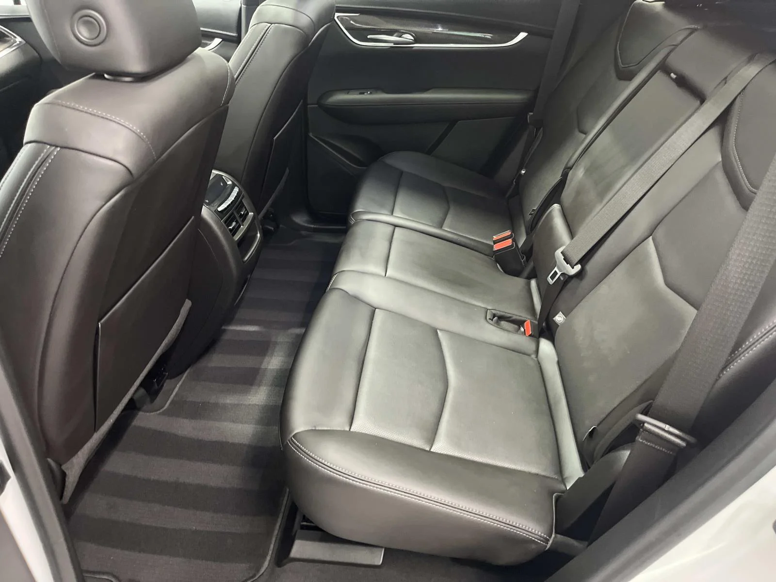 Used 2022 CRYSTAL WHITE TRICOAT Cadillac AWD Sport image 12
