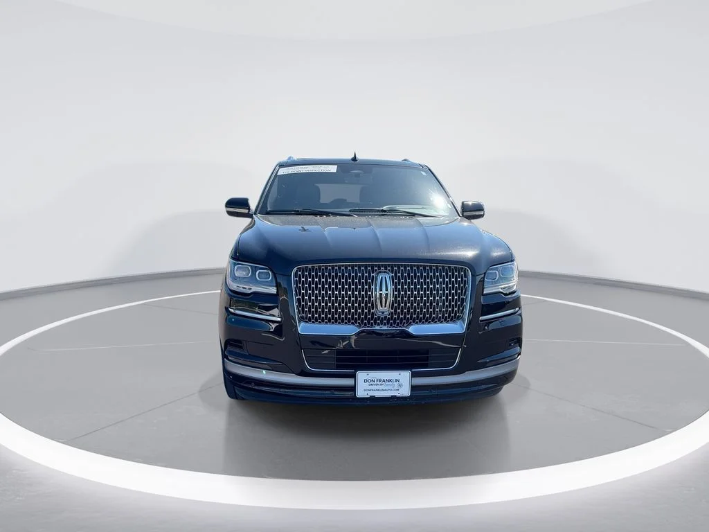 Used 2024 Black Lincoln Reserve image 3