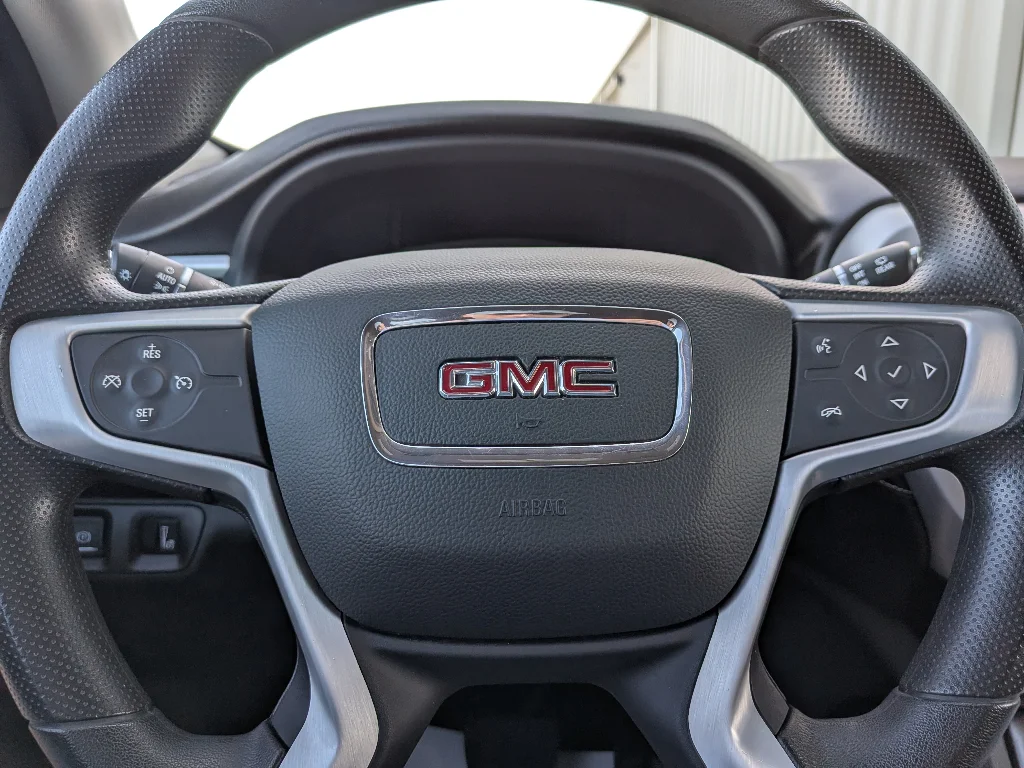 Used 2021 Cayenne Red Tintcoat GMC SLE image 11