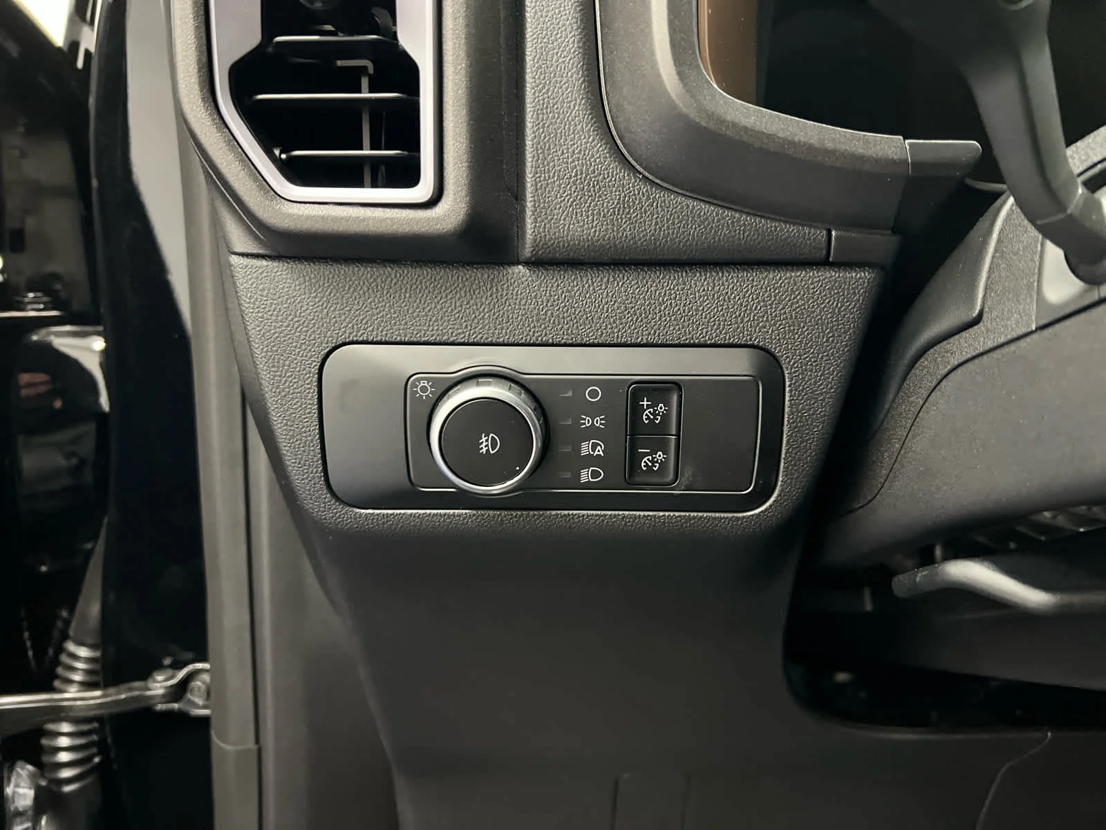 New 2026 Shadow Black Ford Outer Banks image 45