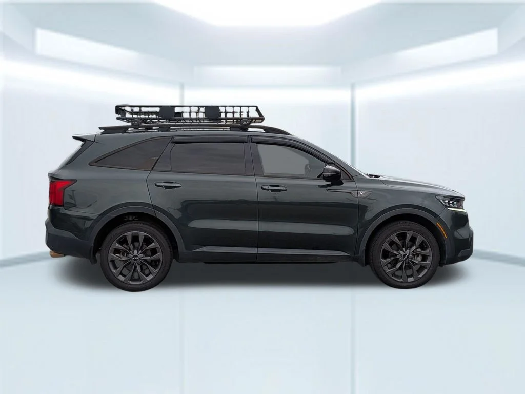 Used 2023 Green Kia X-Line SX Prestige image 7