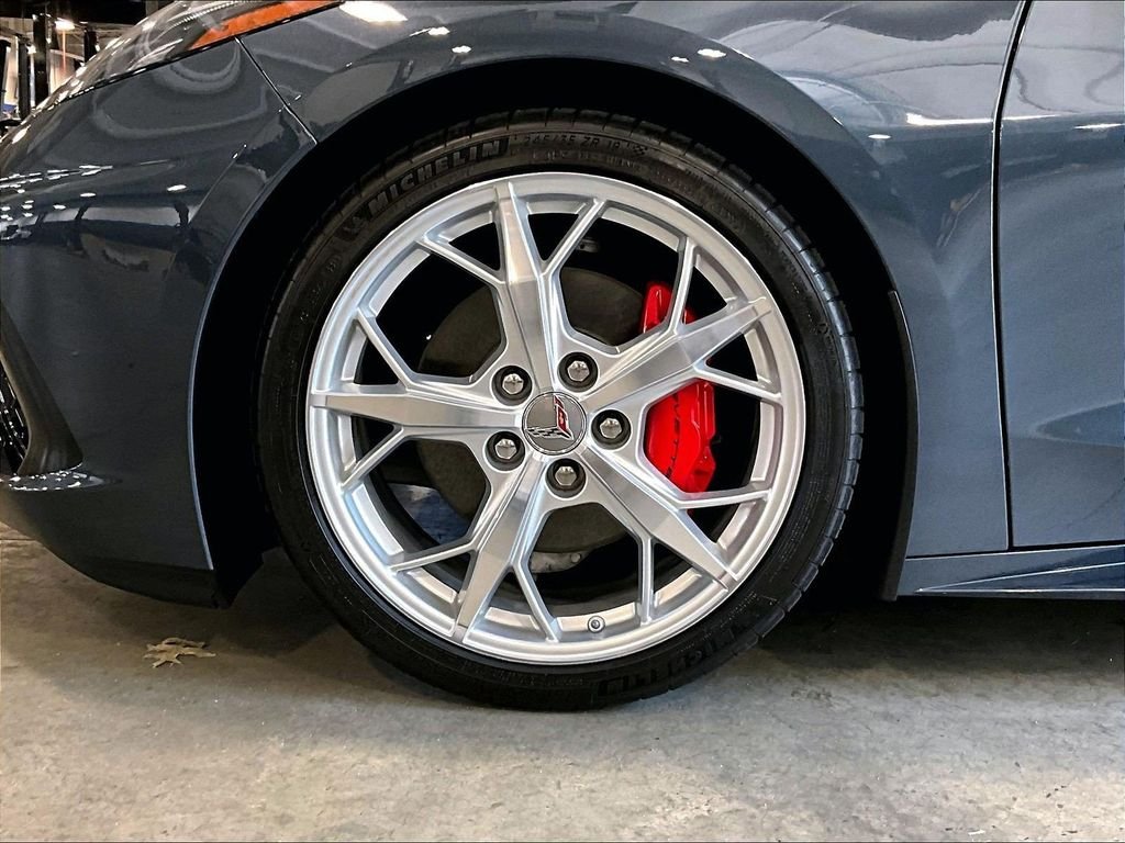 Used 2020 Gray Chevrolet Stingray image 7