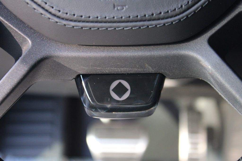 2026 Land Rover Defender OCTA - Photo 24