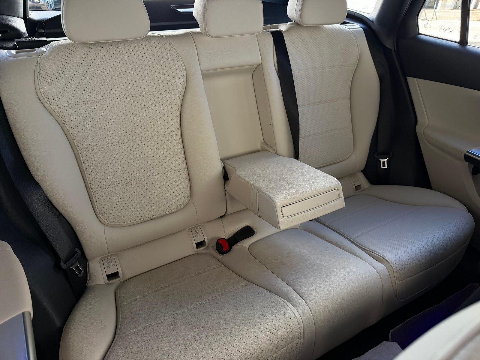 New 2026 Black Mercedes-Benz GLC 300 image 17