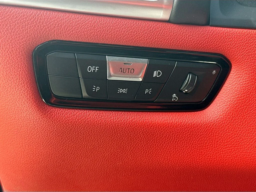 Used 2019 Black BMW M850i xDrive image 10