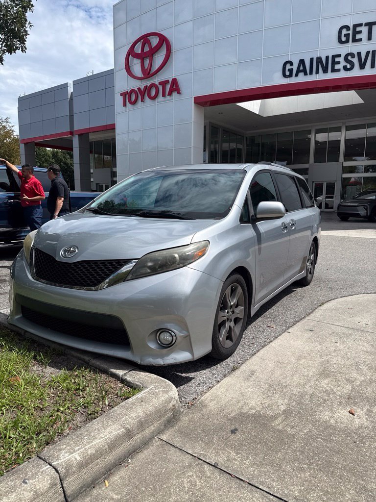 2016 Toyota Sienna SE