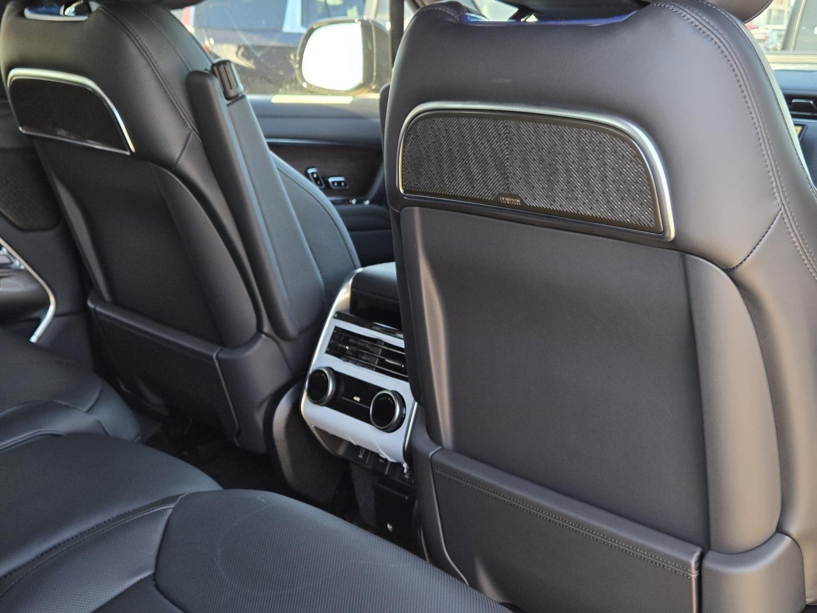 New 2026 Santorini Black LAND ROVER  image 26