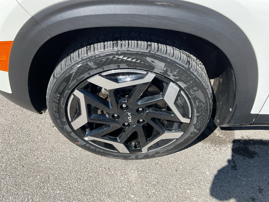 Certified Used 2024 Snow White Pearl Kia SX image 5