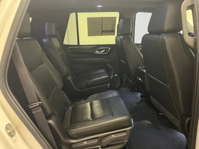Used 2021 IRIDESCENT PEARL TRICOAT Chevrolet LT image 23