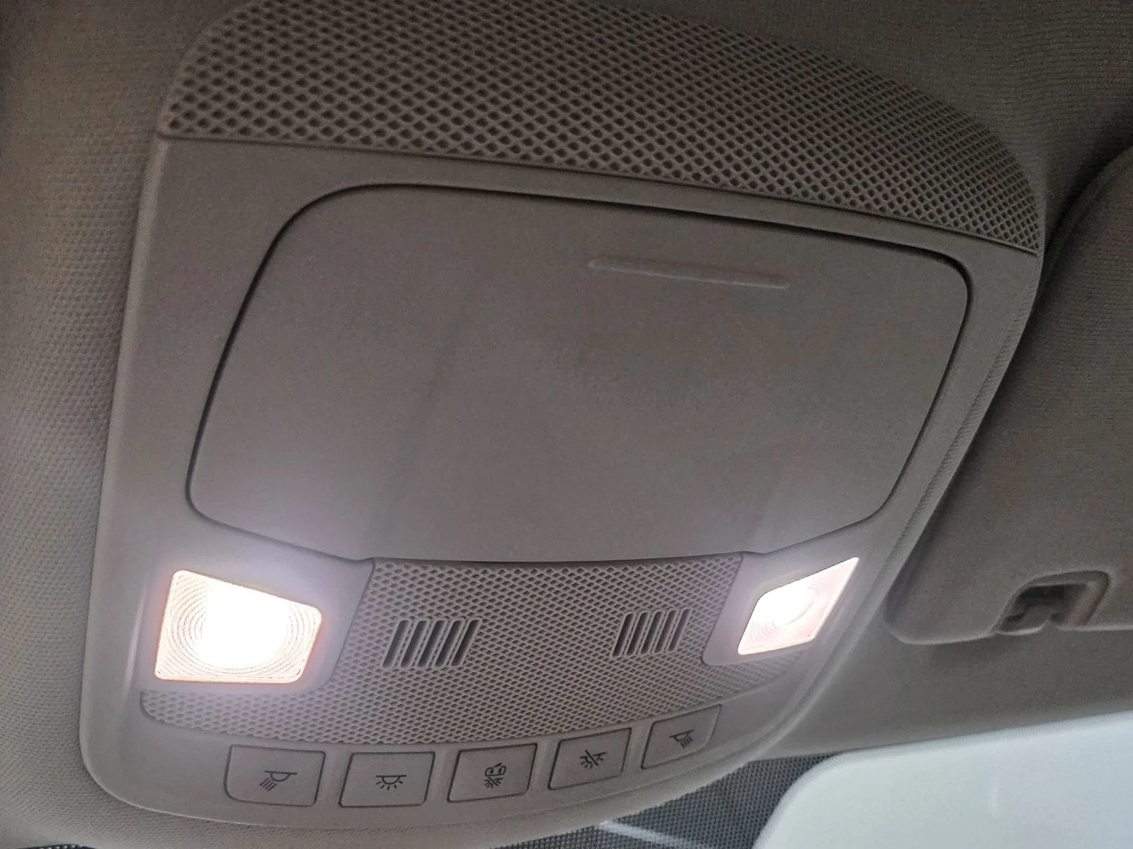 Used 2019 White Lincoln Select image 31