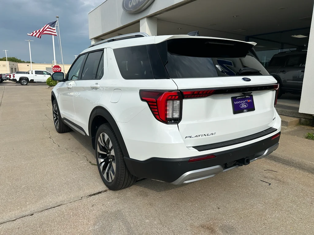New 2026 Star White Met Tri-Coat Ford Platinum image 11