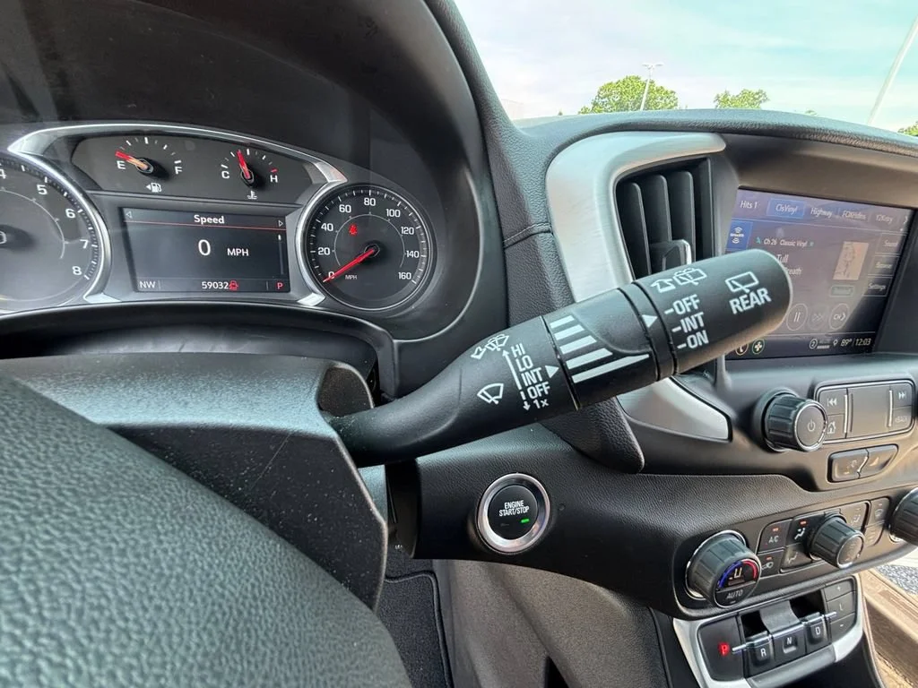 Used 2024 Summit White GMC SLT image 30