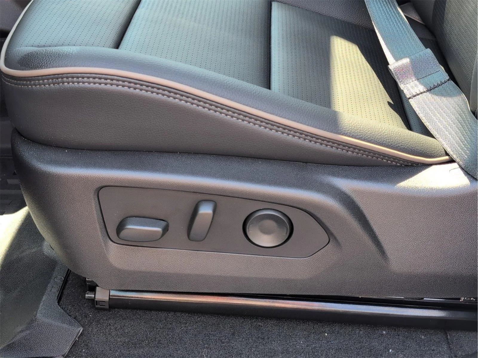 New 2026 Summit White GMC Denali image 10