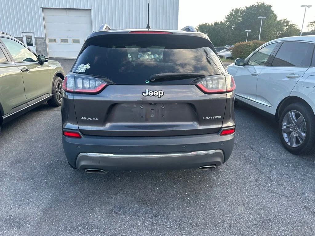 Used 2019 Crystal Metallic Jeep Limited image 5