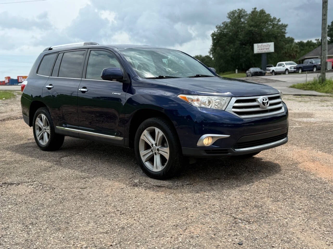 Used 2011 Blue Toyota Limited 4dr SUV image 7