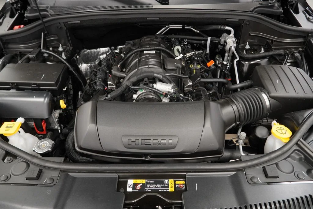 New 2026 Diamond Black Clear-Coat Exterior Paint Dodge GT Plus HEMI V8 image 39