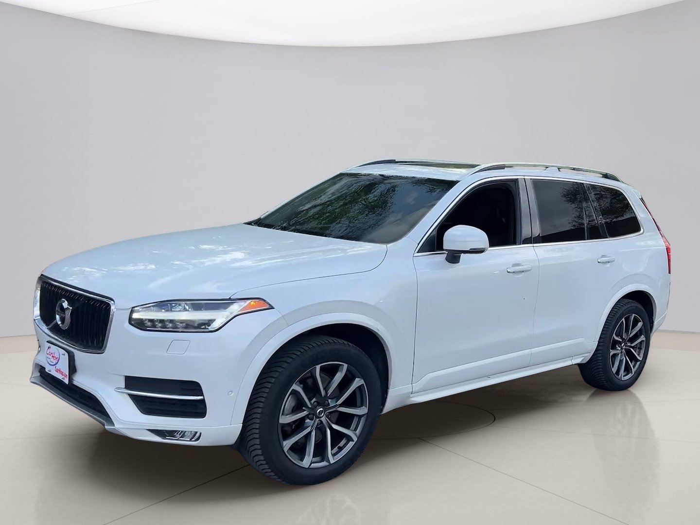 2018 Volvo XC90 T6 AWD Momentum's photo